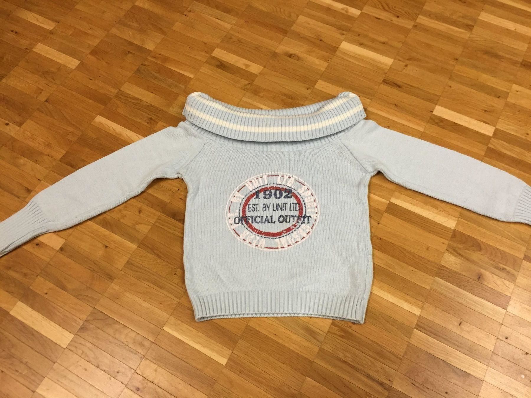 Maglioni & Felpe: Mädchen Pullover, Strick, hellblau Gr.128-140 – Usato da Kastanienbaum venduto da Muenchnerkindl1