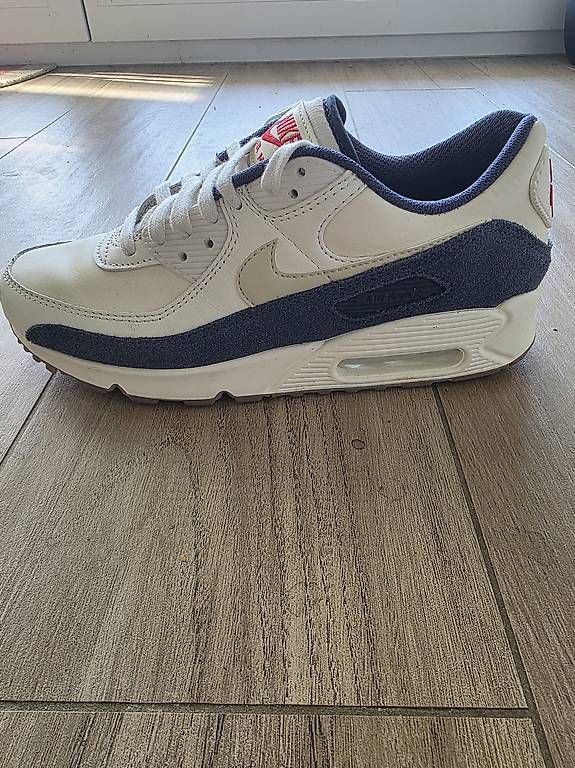 Chaussures hommes: Nike Air Max 90 – D'occasion à Oeschgen par Adr_6kwk