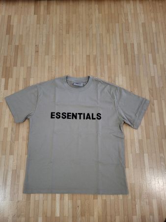 Essentials T-Shirt Grösse M für Herren (neuwertig)
