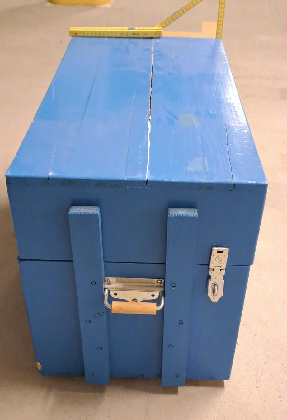 Cassapanche: Holz-Truhe blau, gebraucht – Usato da Biel/Bienne venduto da Park17 2