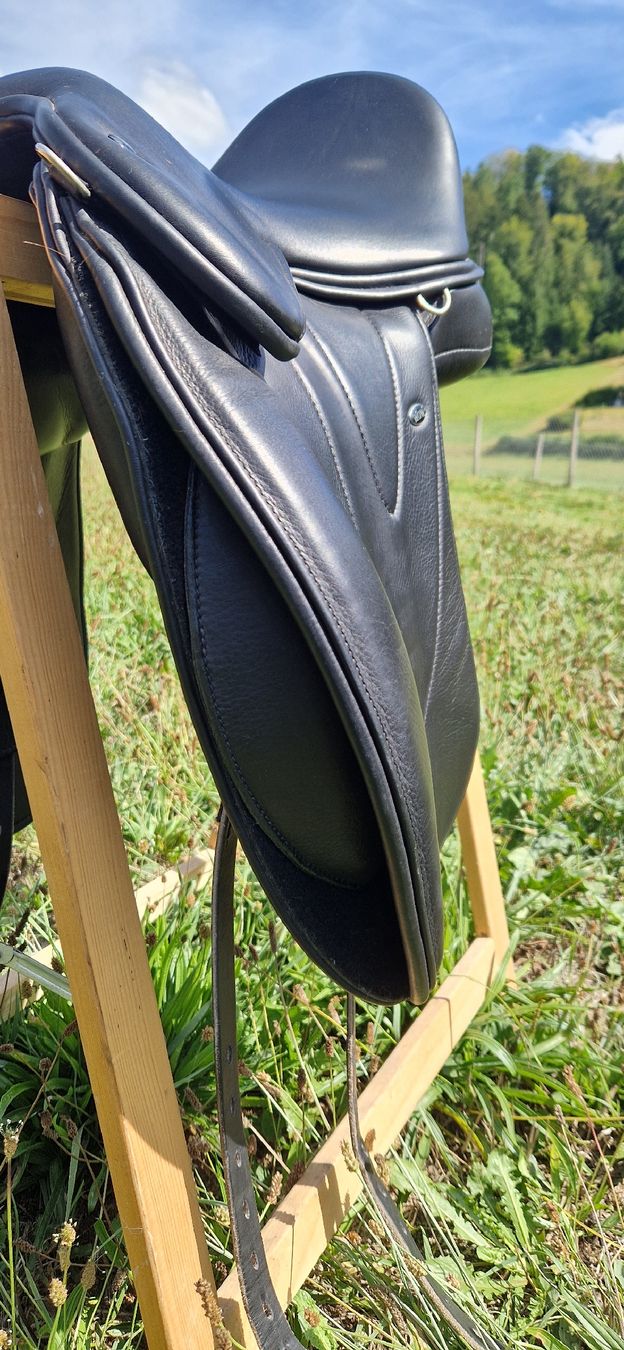 Sattel & Sattelzubehör: Dressursattel WOW – Gebraucht aus Grosshöchstetten von Joyaracer1985 2