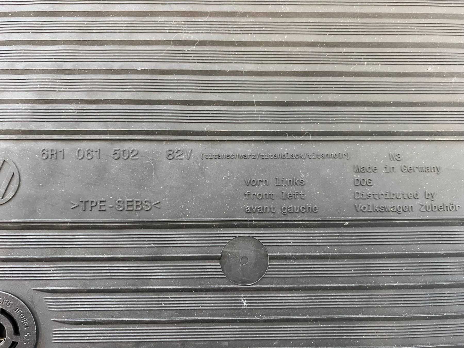 VW Teppiche / Matten: Allwetterfussmatten – Gebraucht aus St. Margrethen SG von Pitdust 3