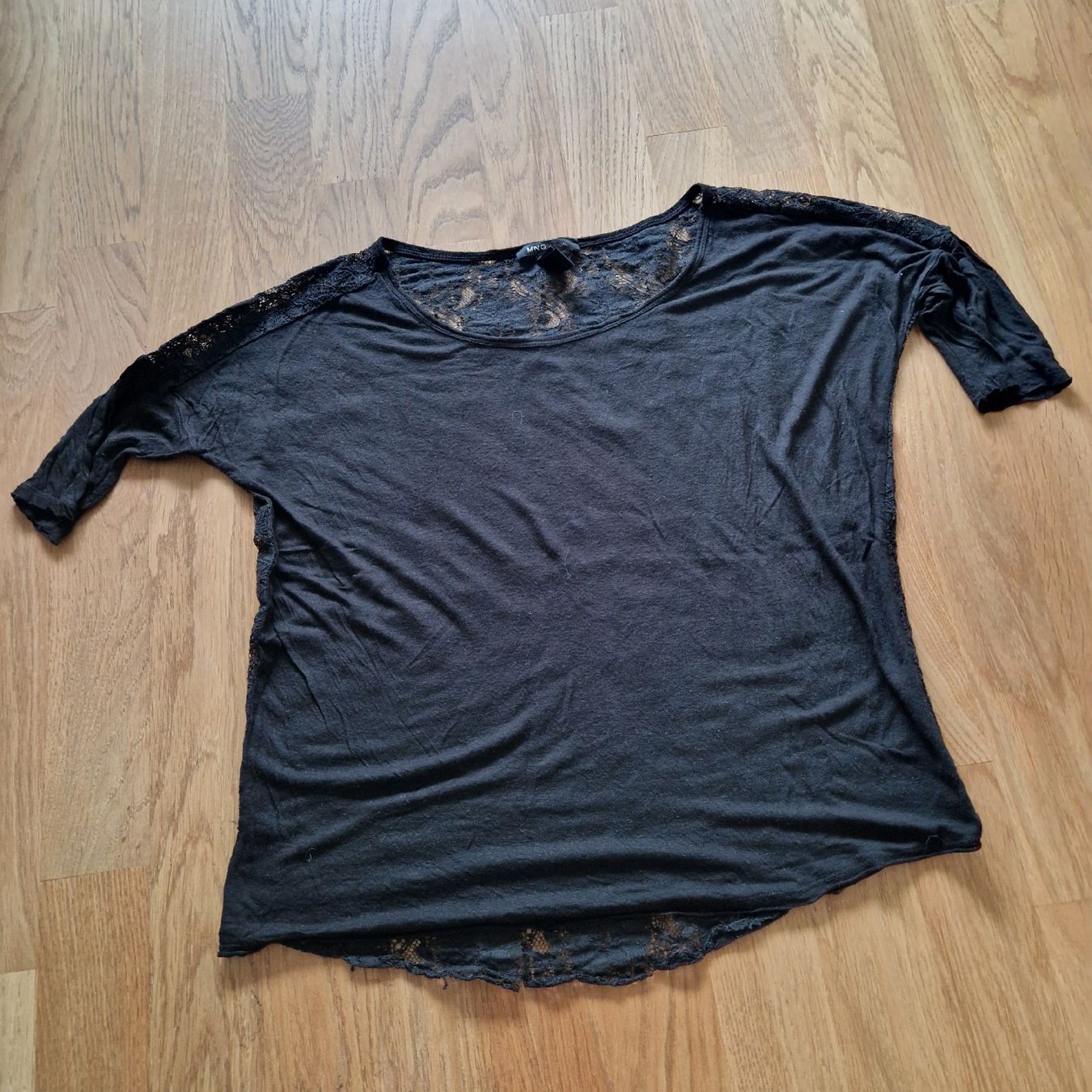 Mango T-shirt: Schickes Mango Casual Shirt mit Spitze, Gr. M – Usato da Nendeln venduto da witr_gliabt