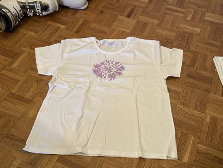 T-shirt brodé