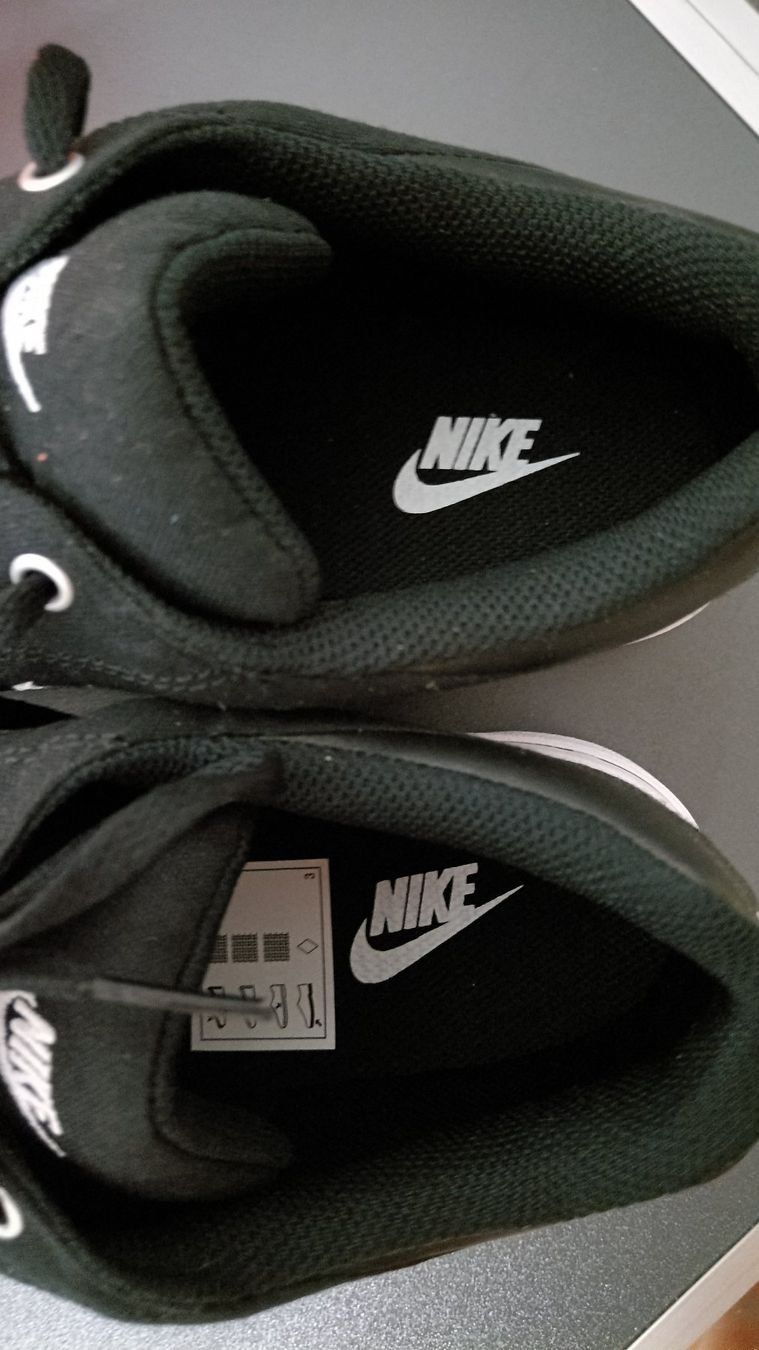 Nike Herrenschuhe: Nike Stoffschuhe, (42.5) Neu – Neu und originalverpackt aus Romanshorn von  3
