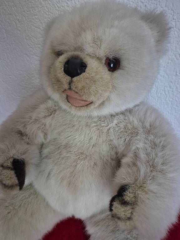 Spielzeuge: Wunderschöner kuscheliger, sitzender Teddybär – Gebraucht aus Erlenbach ZH von gui_6zw8 2