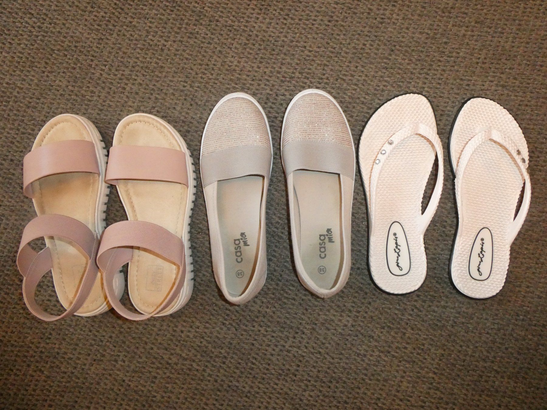Scarpe da donna: Sommer Schuhe Paket, Grösse 38, Sandalen – Usato da Mels venduto da KOSL