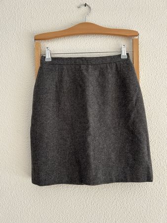 Jupe d’hiver en laine grise,taille 34, parfait état