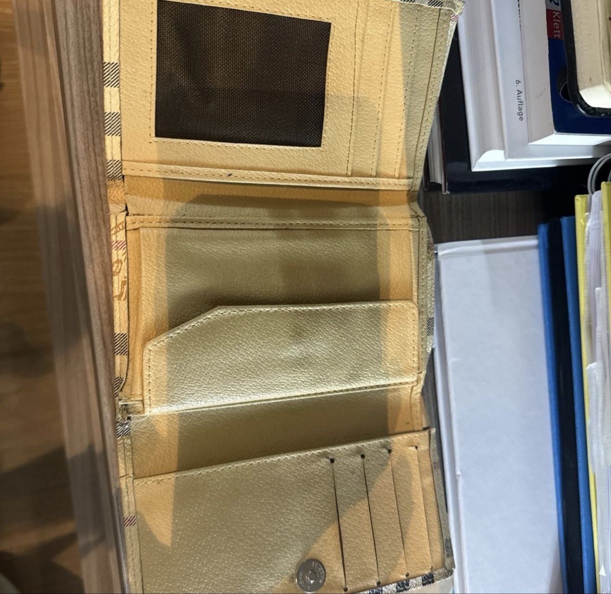Burberry Brieftaschen: Burberry Check Pattern Wallet with Logo Used Condition – Neu (gemäss Beschreibung) aus Herrliberg von erh_r2tw 3