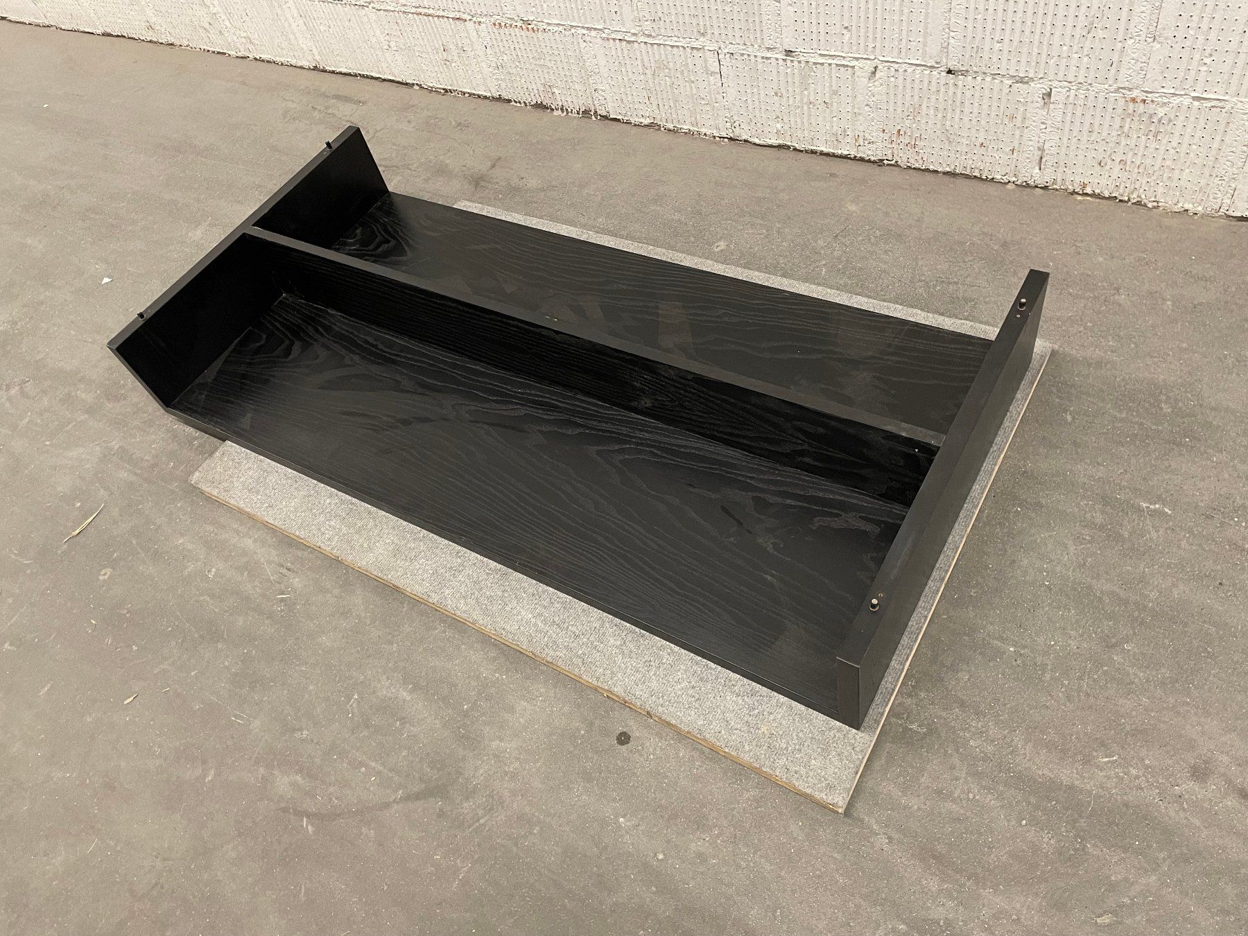 TV Möbel: U_Element_HBT 180/181x1350x650_25Span, Esche funiert – Gebraucht aus Flawil von Waldau1A 4