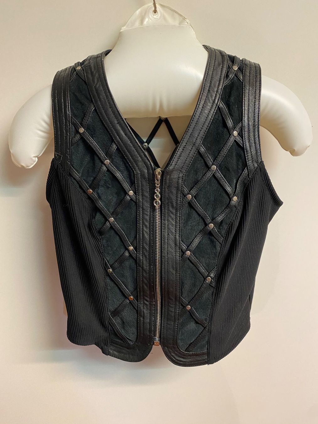 Gilets & Westen: Yuppie Ledergilet - Grösse 38 – Gebraucht aus Fischbach-Göslikon von zeb_2vfq