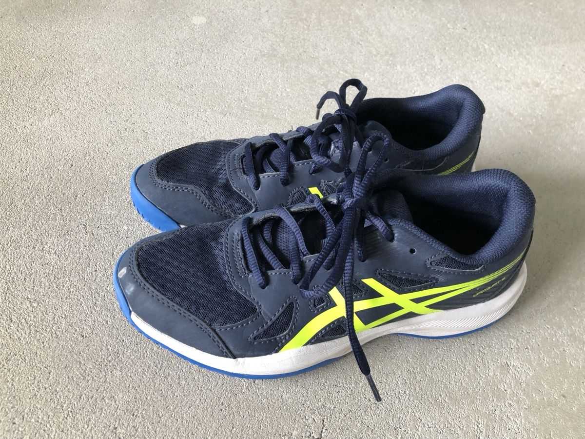 Asics Schuhe für Jungen: Toller Hallenschuh von Asics Gr. 39 – Gebraucht aus Trogen von jtilady 1