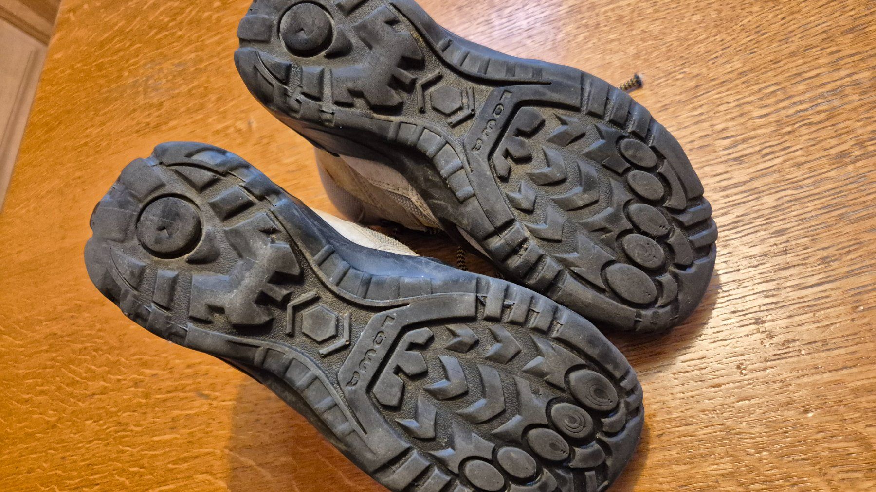 Lowa Schuhe für Jungen: Wanderschuhe Lowa, Gore-Tex, Gr. 37 – Gebraucht aus Adelboden von afkcamper 2