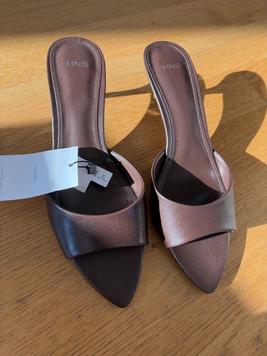 Mango Scarpe da donna: Mango Slingpumps braun mit Etikett Gr. 38 – Nuovo e nell'imballaggio originale da Zürich venduto da ufe_f5q5