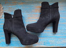 Unisa Stiefeletten schwarz mit Absatz Grösse 39 gebraucht