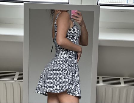 Robe d'été H&M Divided, taille 36, motif losange, neuve!