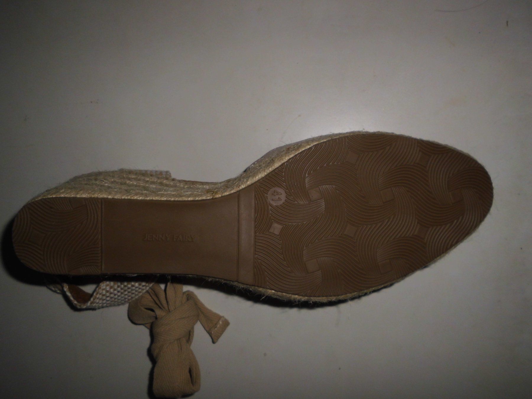 Scarpe da donna: Escarpins beige d'oré P. 41 – Nuovo (secondo la descrizione) da Marin-Epagnier venduto da Madja 3