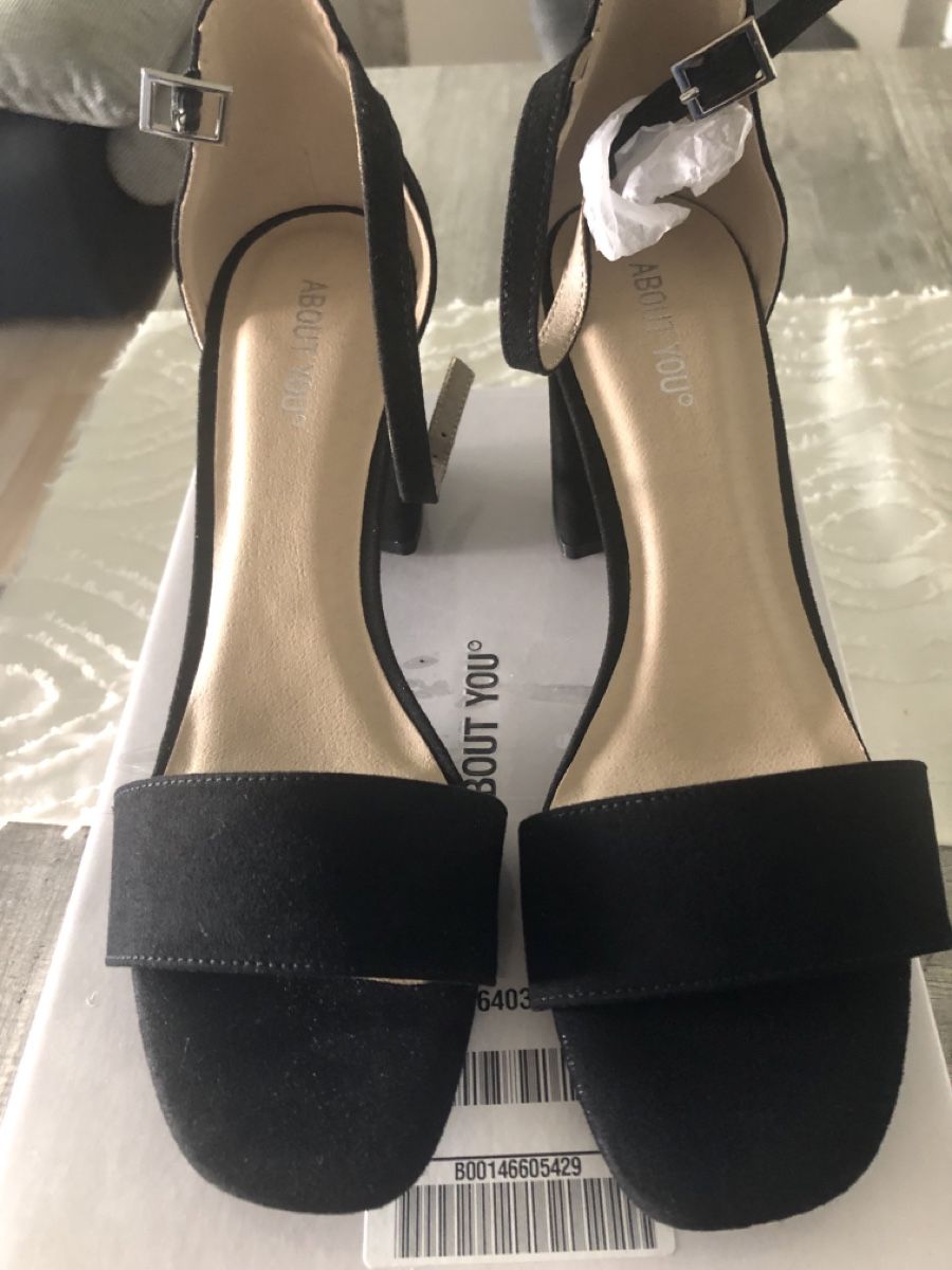 Scarpe da donna: Eleganti sandali neri ABOUT YOU, – Nuovo e nell'imballaggio originale da Uster venduto da mar_pqx5