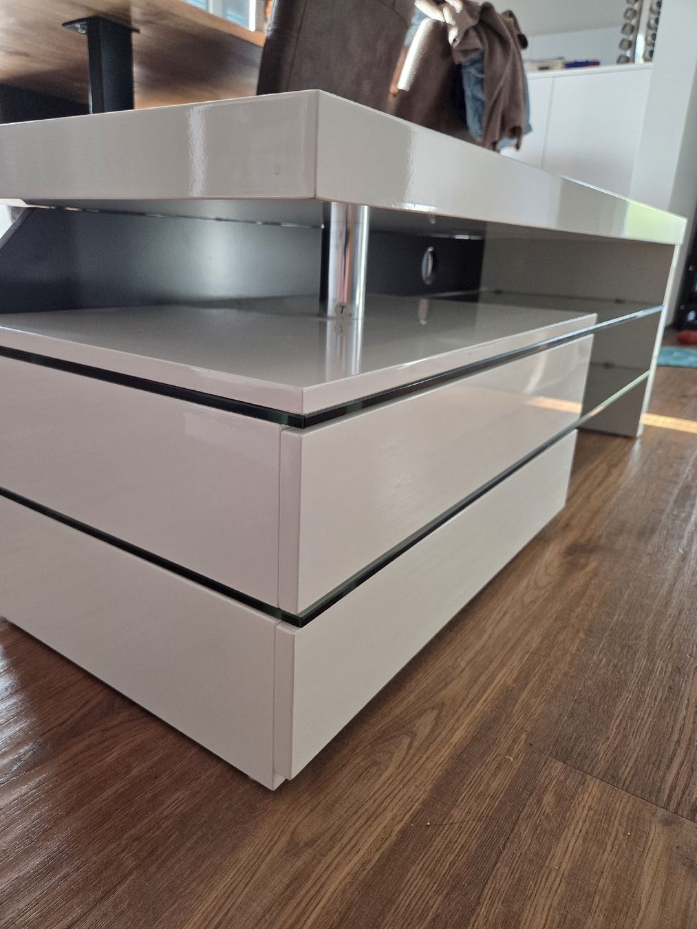 Conforama Meubles TV: Hochglanz Sideboard – D'occasion à Riggisberg par snickerz 2