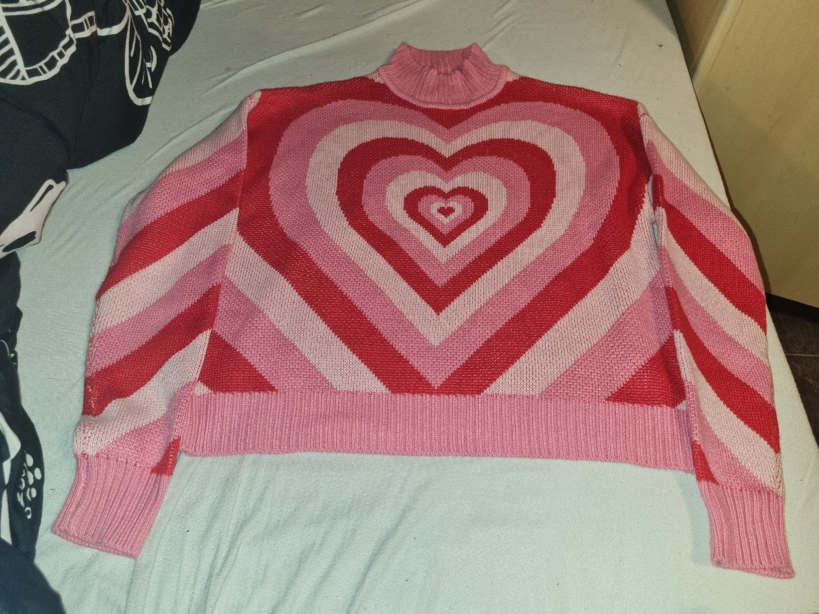 Maglioni & Felpe: Herz-Pullover, Rollkragen, gestrickt, Grösse XS-M – Usato da Fällanden venduto da VelvetRaven94