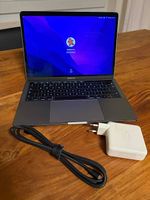 MacBook Pro 13" 2016, 4 Thunderbolt 3 Ports - guter Zustand