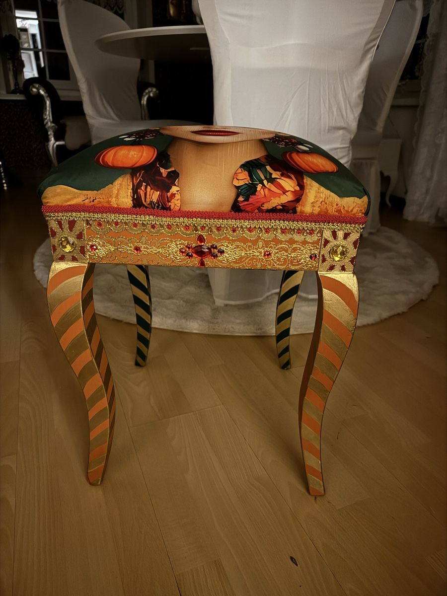 Hocker: Einzigartiger unikat Hocker/Stuhl – Gebraucht aus Niederurnen von Chanel40 7
