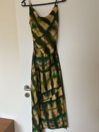 Zara Kleid midi grün gemustert Grösse XS - NEU