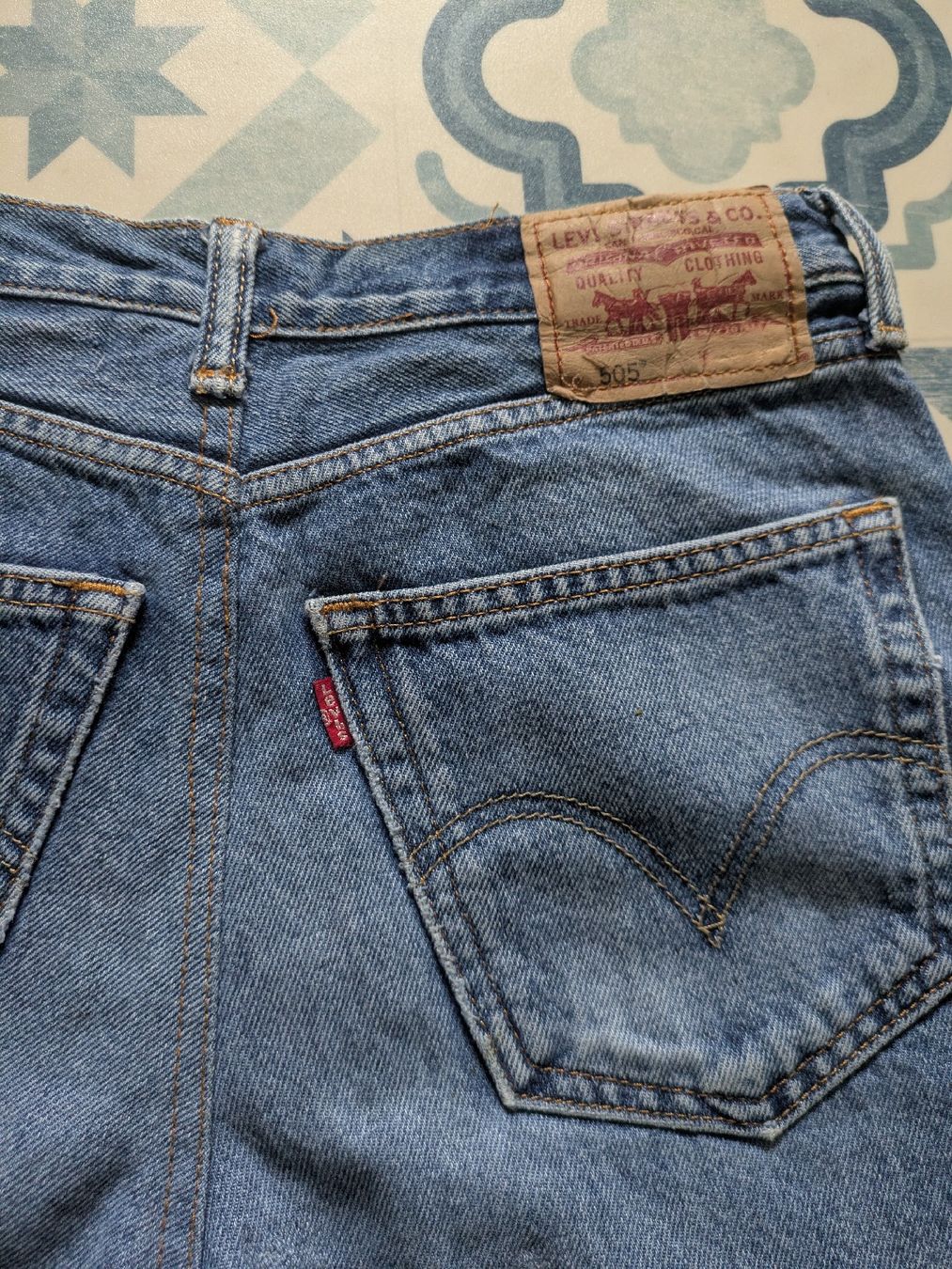 Levi's Pantalons: Jeansshorts von LEVIS – D'occasion à Schwyz par Magdalena86 3
