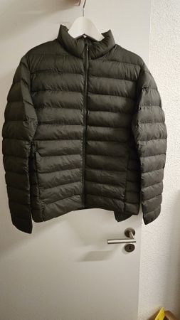 Neue unegtragene Uniqlo Puffertech Jacke Small