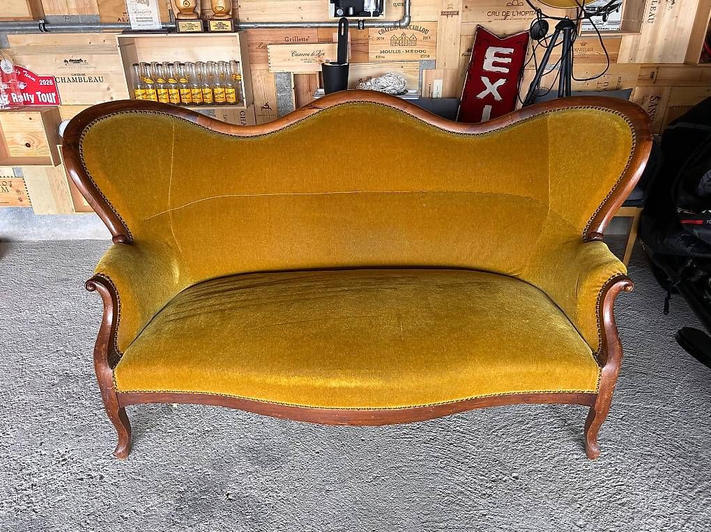 Sofas: Canapé et chaise ancienne – Gebraucht aus Estavayer-le-Lac von ste_dx87