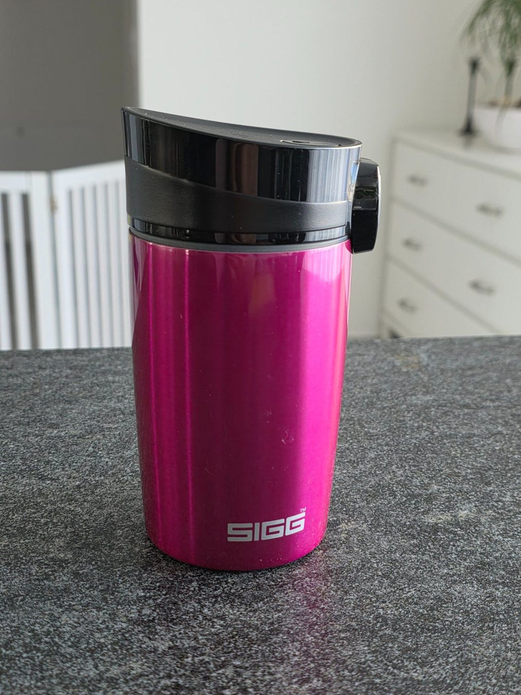 Sigg Borracce & Thermos: Thermobecher von SIGG 0.27l Berry – Nuovo (secondo la descrizione) da Lützelflüh-Goldbach venduto da cara2002 3