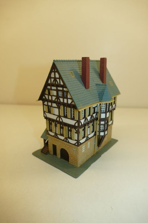Kibri H0: Fachwerkhaus am Brunnen (Gebraucht) in Niederhasli für CHF 21 ...