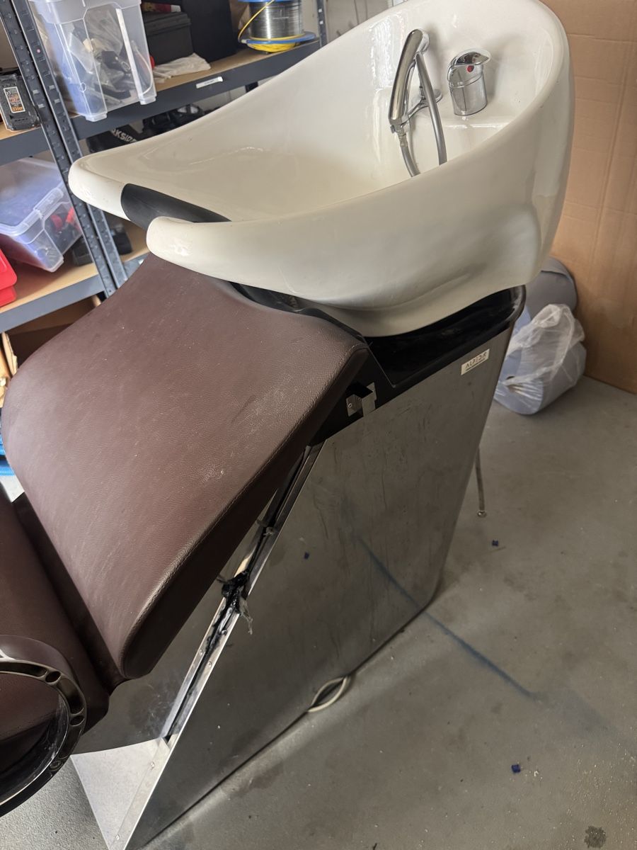Lavabi & lavandini: Waschsessel / Friseur-Waschplatz – Usato da Horw venduto da Pharao93 4