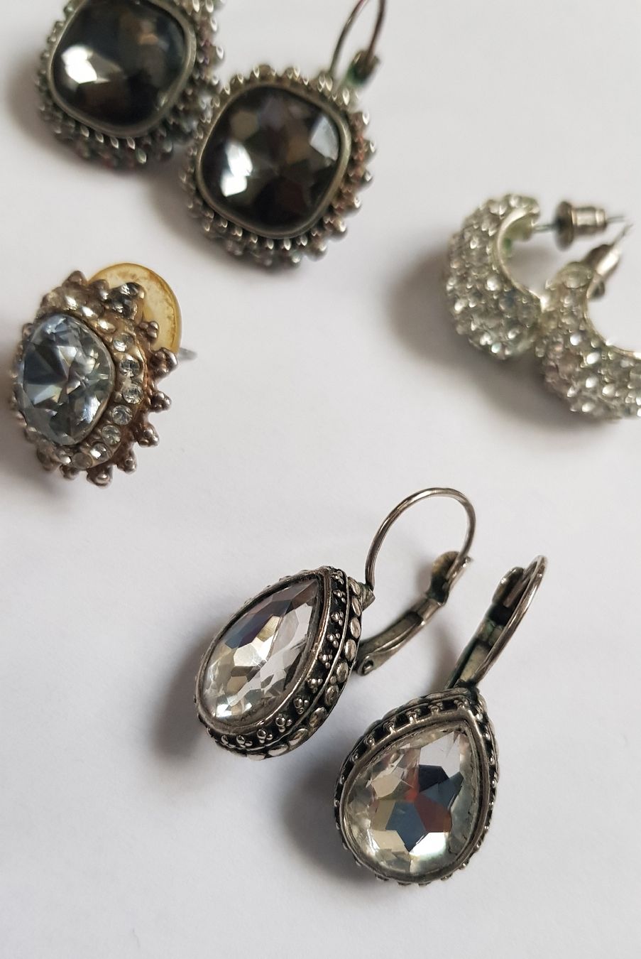Sonstiger Schmuck: 8 Paar Ohrhänger Modeschmuck  – Gebraucht aus Menznau von Valinor 4