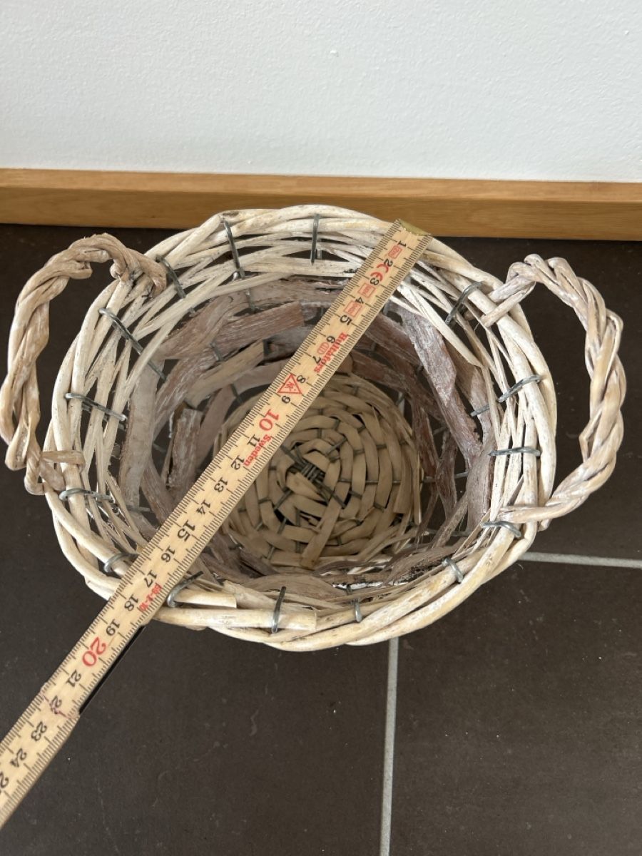 Autres articles pour la maison: Deko-Korb Baumrinde – D'occasion à Winterthur par Guizza93 2