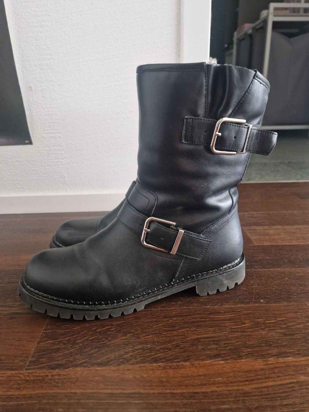 Scarpe da donna: Stiefelette Si Barcelona – Usato da Glattfelden venduto da Ivana5288
