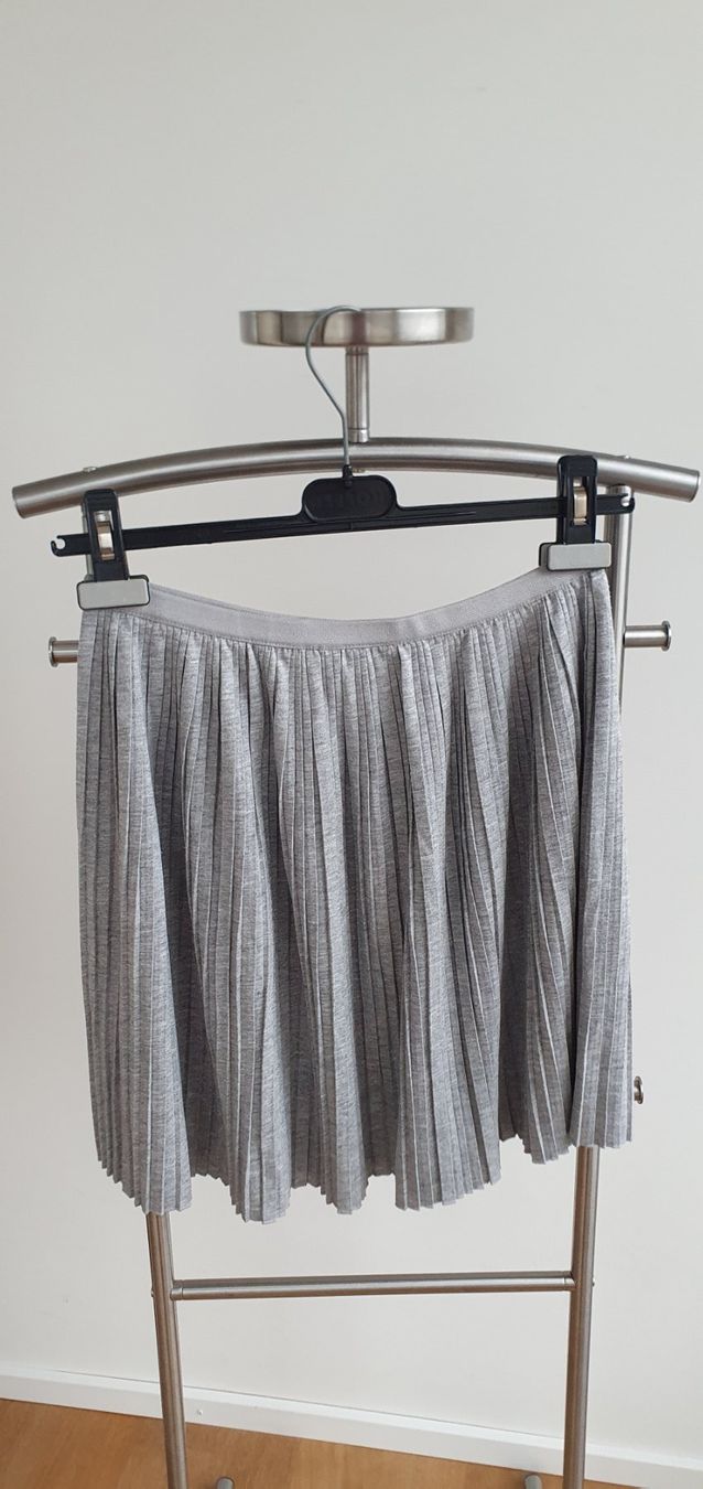 Esprit Gonne: Plissee Rock hellgrau EDC Esprit Grösse XS/34 – Usato da Stansstad venduto da InStyle8 3