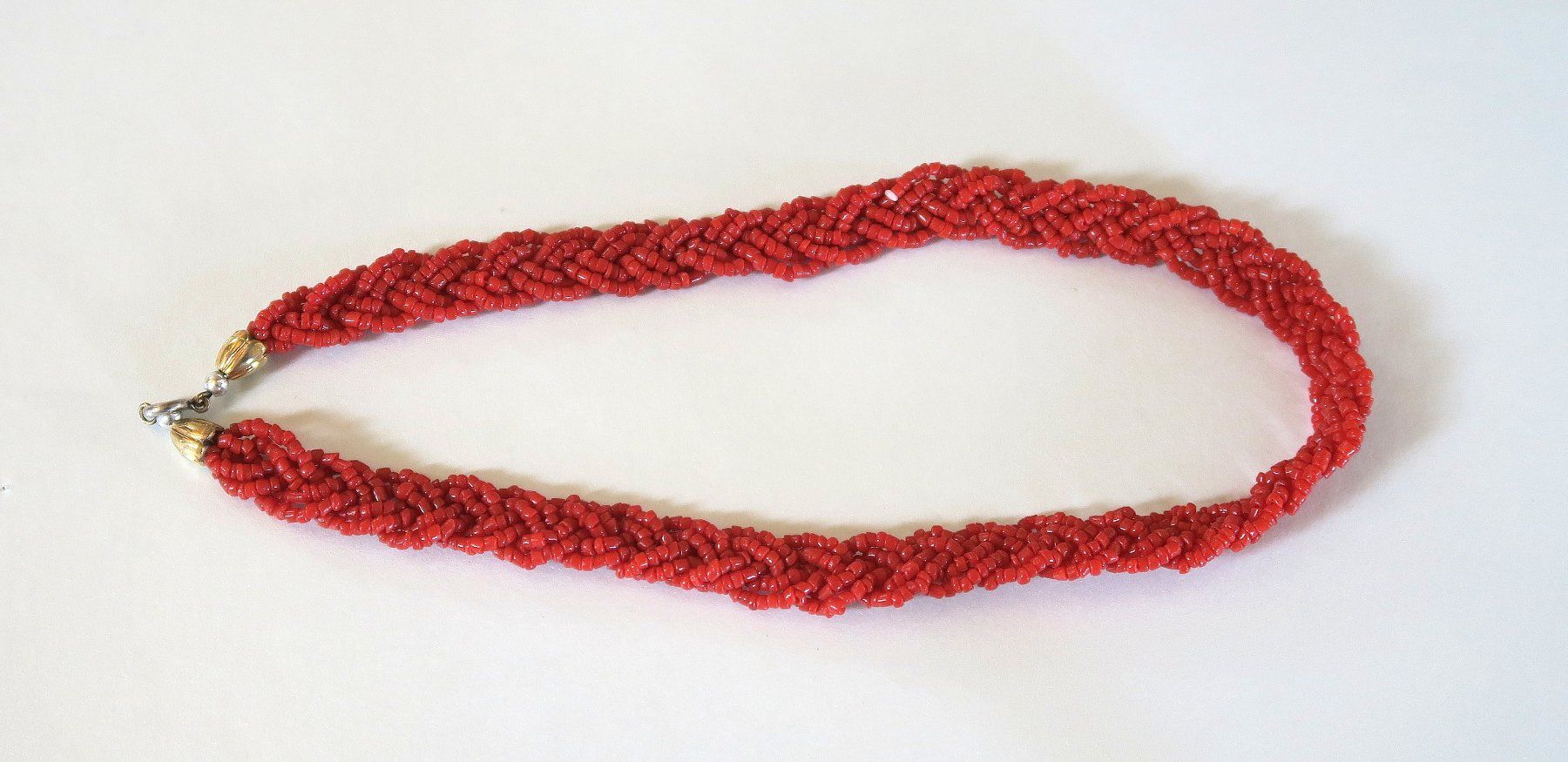 Catenine: Perlenkette Koralle geflochten – Usato da Brittnau venduto da marlenestone 1
