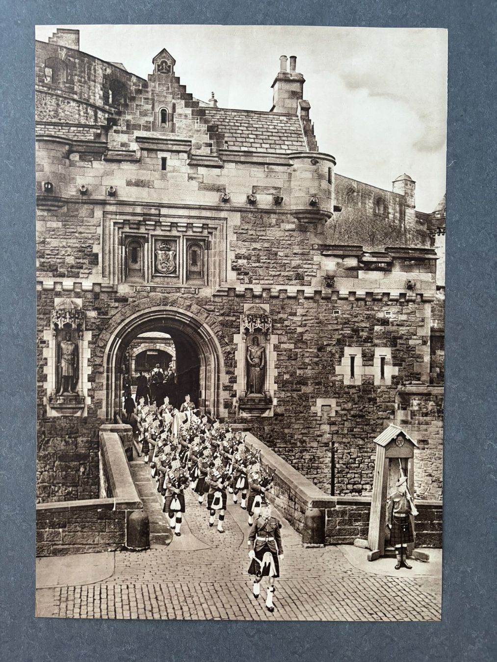 Foto & Immagini: Original Vintage Poster - Edinburg Castle – Usato da Zürich venduto da jesulin05