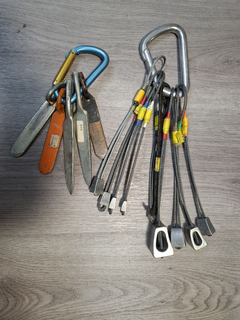 Attrezzatura da arrampicata: Klemmkeile und Felshaken – Usato da Bottmingen venduto da Rothorn05