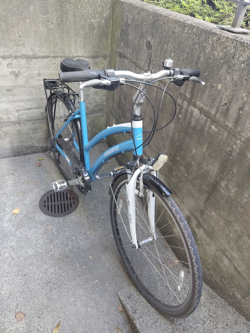 Velos: Damenfahrrad  – Gebraucht aus Thalwil von CMG-HOLZDESIGN 1