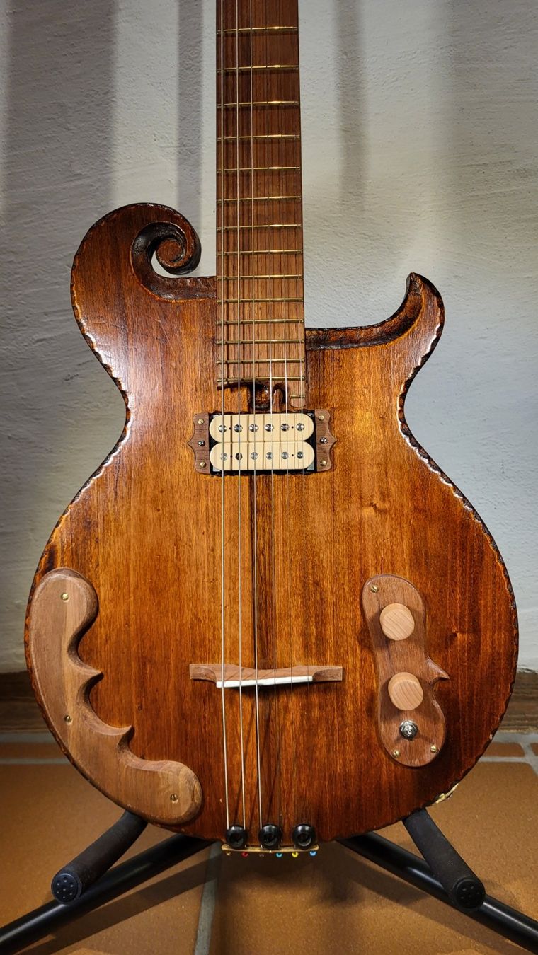 Strumenti musicali: E-Gitarre Tyko Runesson REO1 – Usato da Winterthur venduto da NorrSydGuitars 4