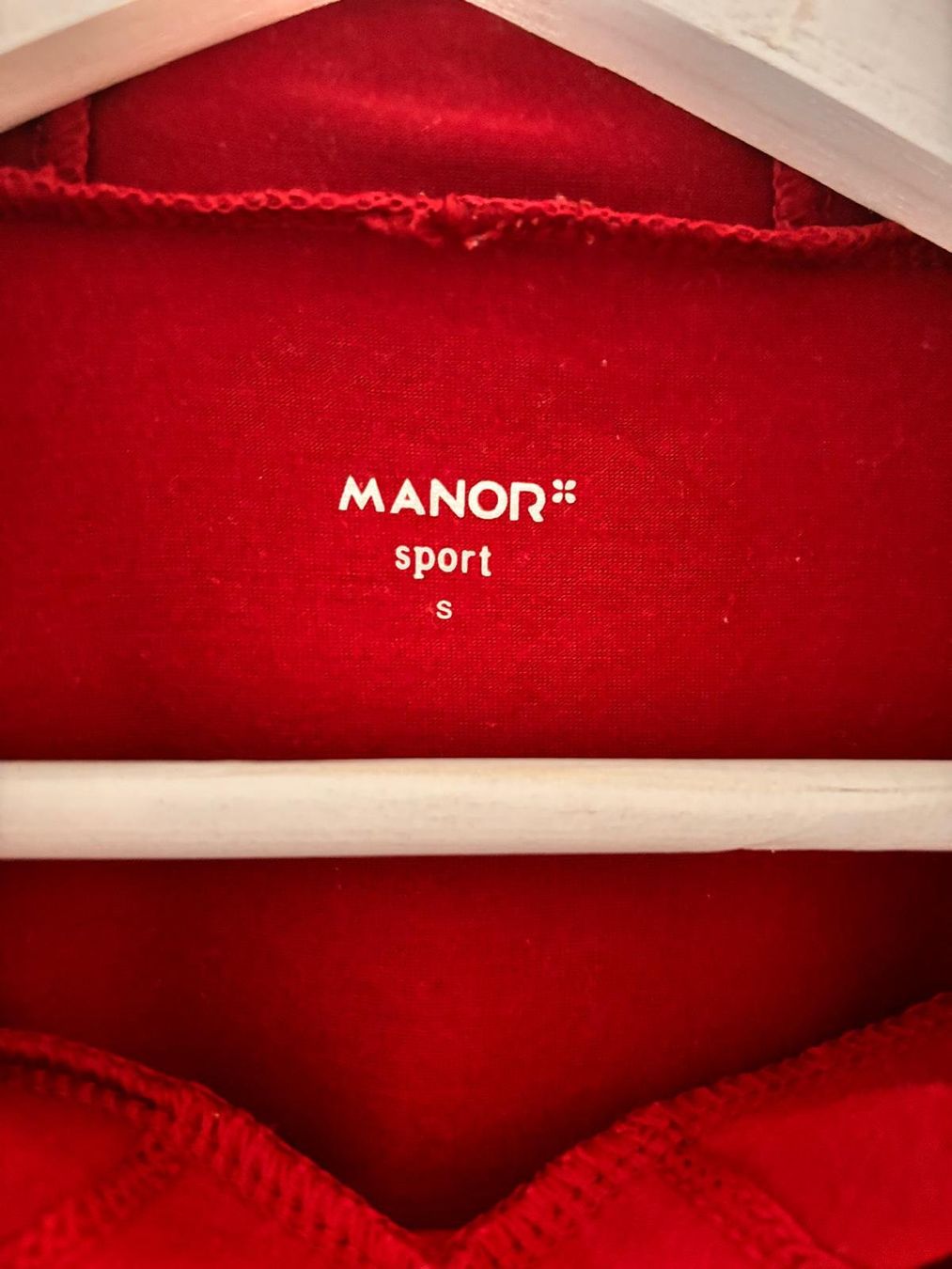 Manor T-Shirts: Sweat à capuche léger Manor Sport - Taille S – Gebraucht aus Romainmôtier von val_r8sn 1