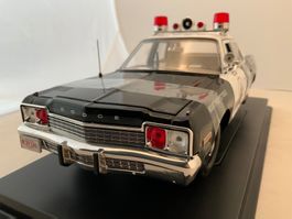 DODGE MONACO POLICE CAR 1974
