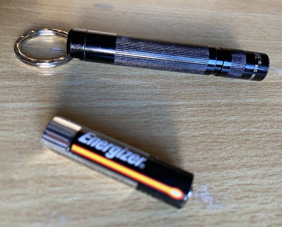Maglite Solitaire LED EBLCL (Gebraucht) in Genolier für CHF 15 – mit ...