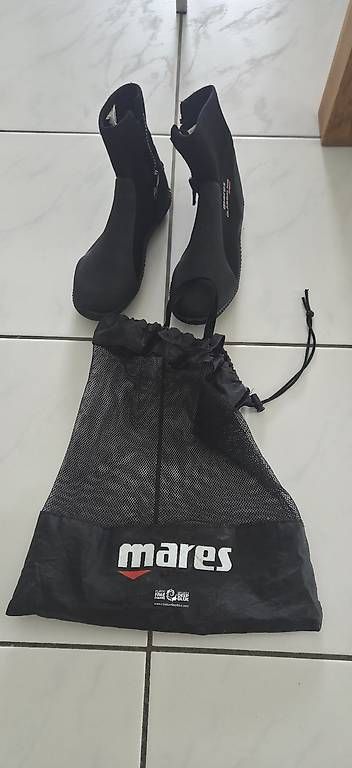 Chaussures hommes: Tauchschuhe Gr. 40/41 – D'occasion à Emmenbrücke par Fla3981