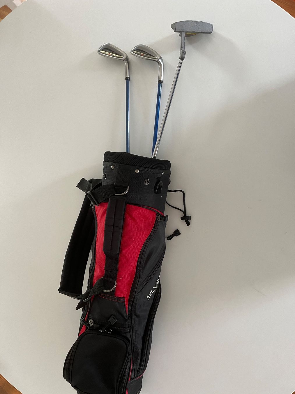 Mazze & Set: Junior Golfschläger-Set mit Bag – Usato da Salenstein venduto da kar_qx2p