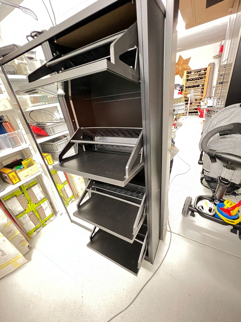 Armoires: Doppel-Schuhkasten-Spiegelfront zum verschenken – D'occasion à Kriens par Famschmidlin 1