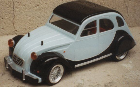 RC Kits de montage: 2CV Döschwo Bodie 1:10 – Neuf avec emballage d'origine à Horgen par RcModell