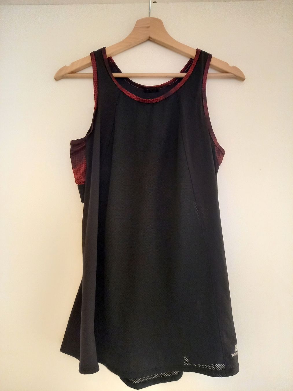 Decathlon Tops: Débardeur de sport – Gebraucht aus Courtelary von ana_nt6s